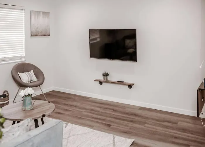 Newly Renovated Apartamento